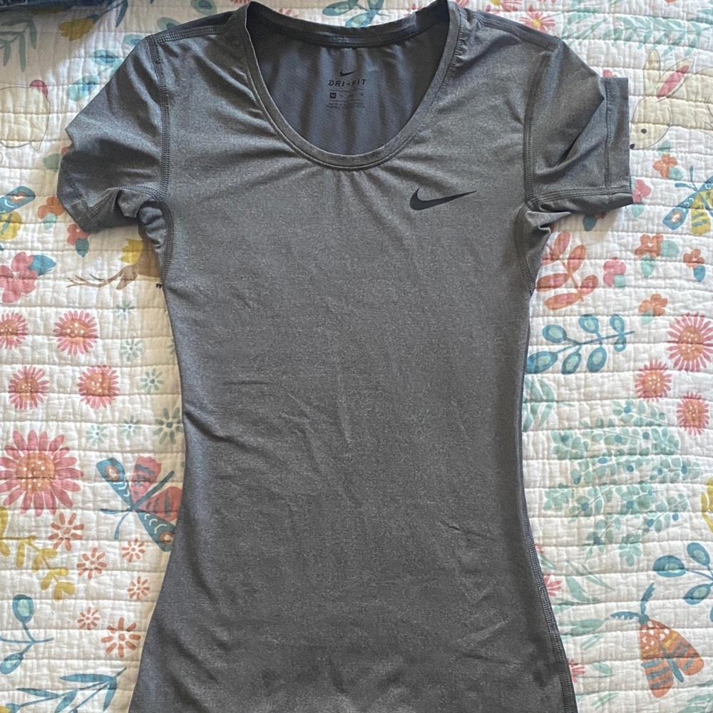 Nike Women's Charcoal Short Sleeve Tee